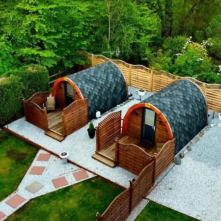 Hotel Highland & Transylvania Glamping Pods à Roybridge Extérieur photo