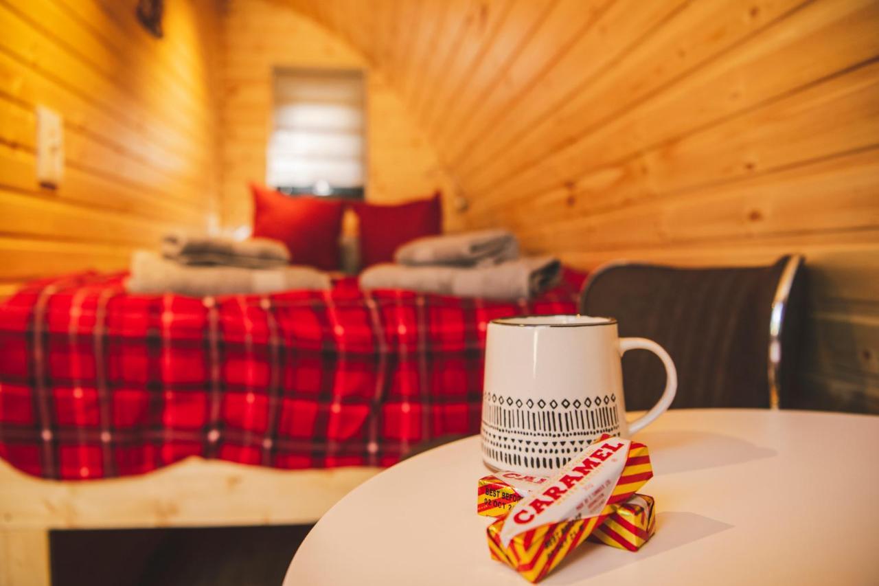 Highland & Transylvania Glamping Pods Roybridge Extérieur photo