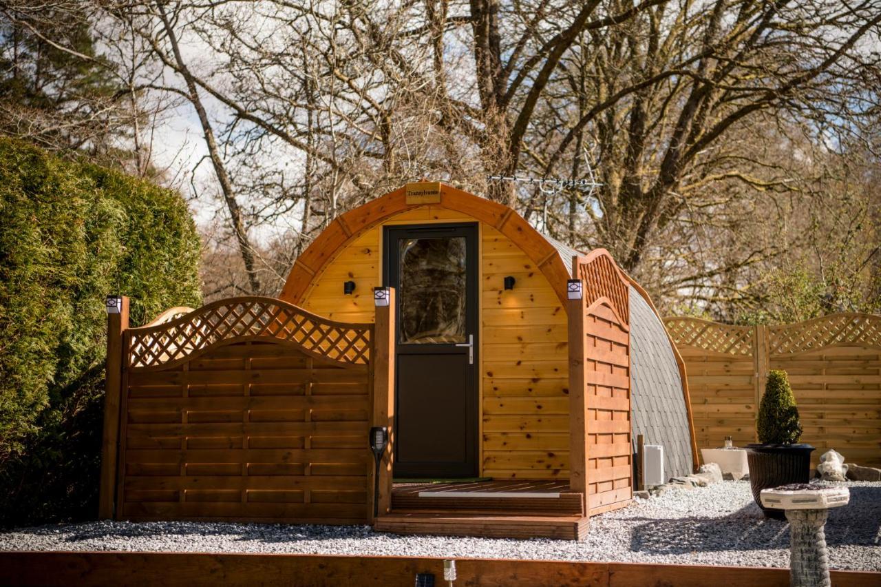 Hotel Highland & Transylvania Glamping Pods à Roybridge Extérieur photo