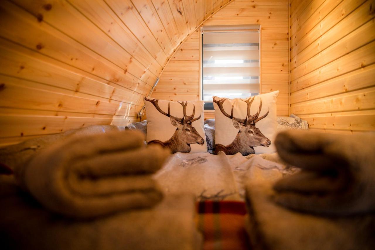 Highland & Transylvania Glamping Pods Roybridge Extérieur photo