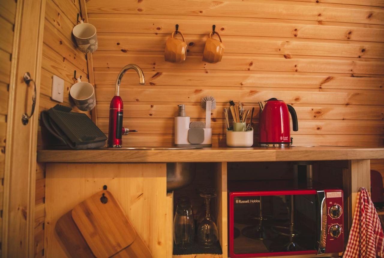 Highland & Transylvania Glamping Pods Roybridge Extérieur photo