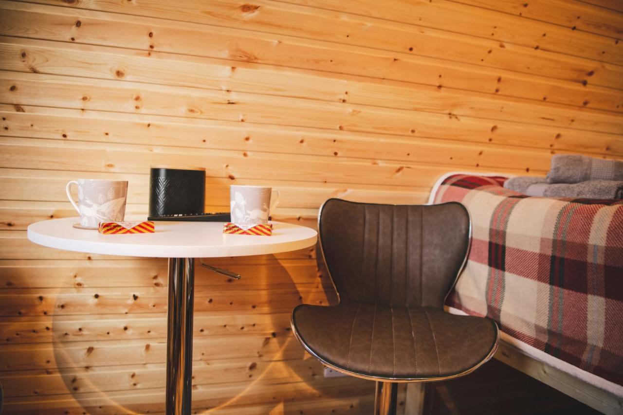 Highland & Transylvania Glamping Pods Roybridge Extérieur photo